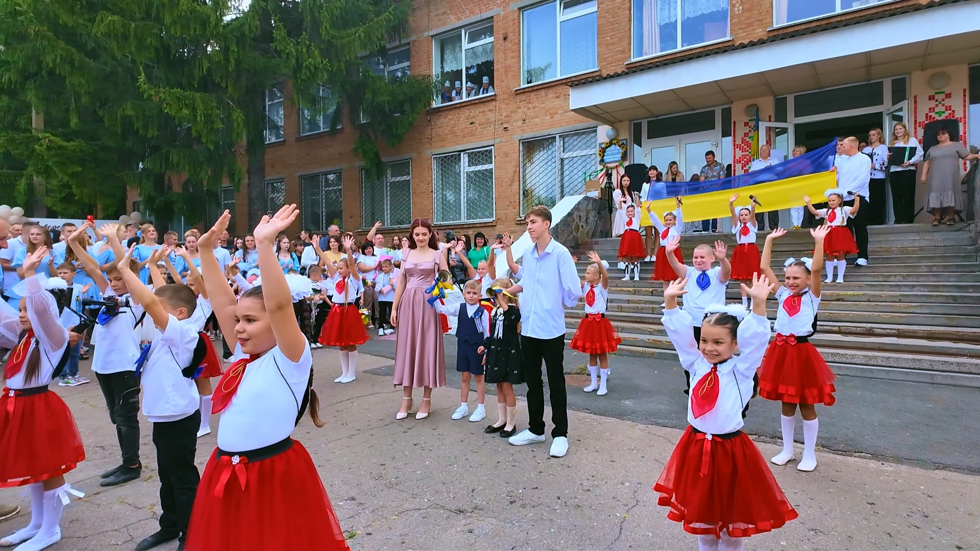 Свято”Першого дзвоника” у Нових Санжарах